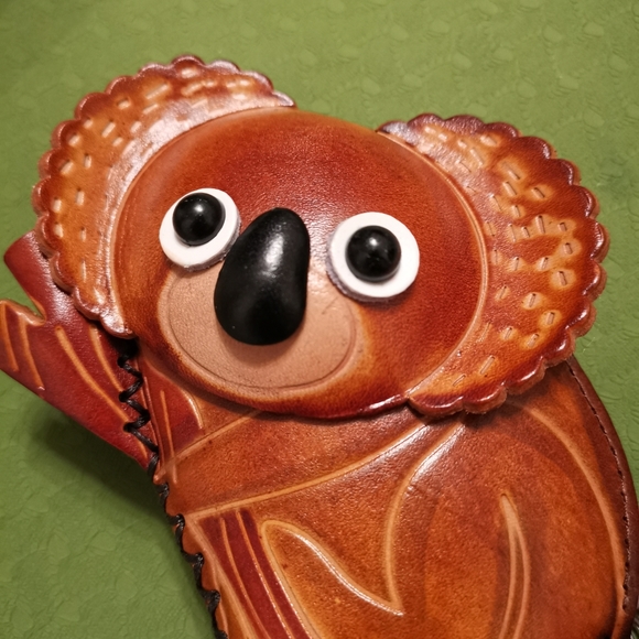 Handmade cowhide small bag - Picture 1 of 8